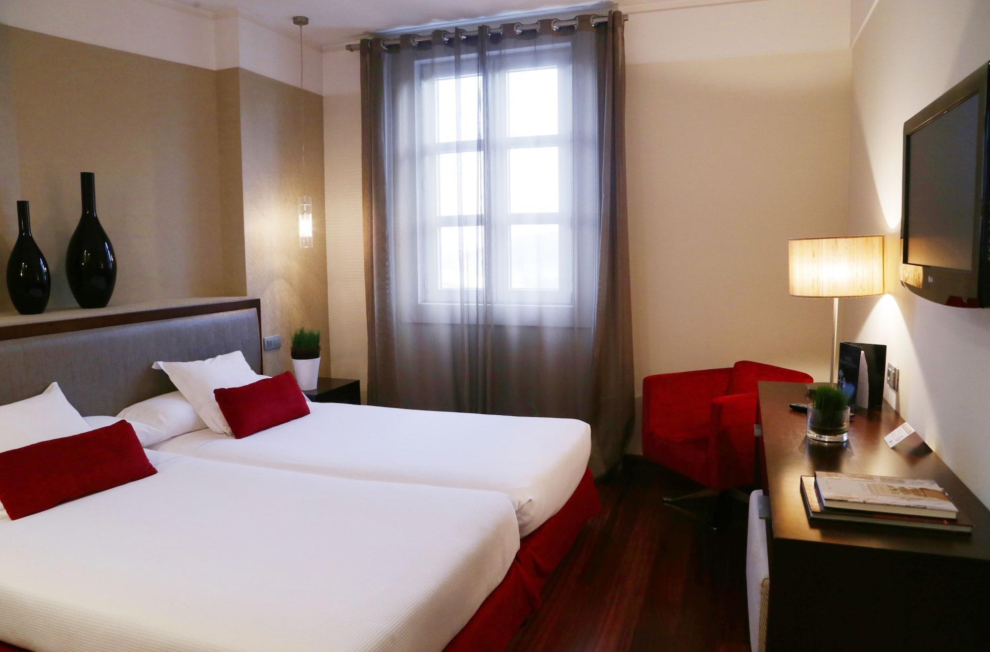 סנטיאגו דה קומפוסטלה Hotel Compostela מראה חיצוני תמונה